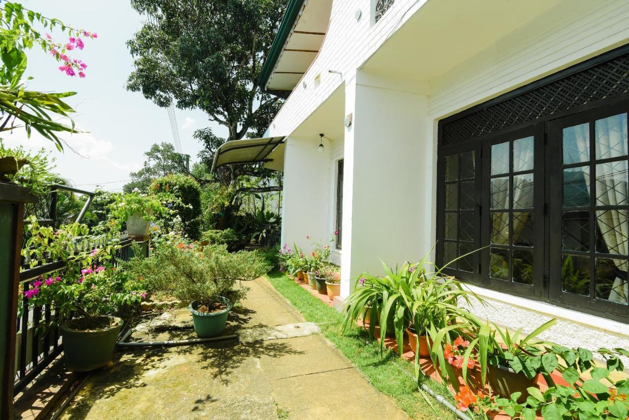 Amigo'S Home Stay Kandy Bagian luar foto